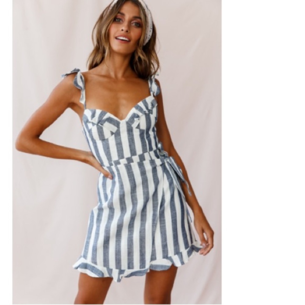 NWT Here Comes the Sun Lyla Sweetheart Neckline Wrap Dress Blue